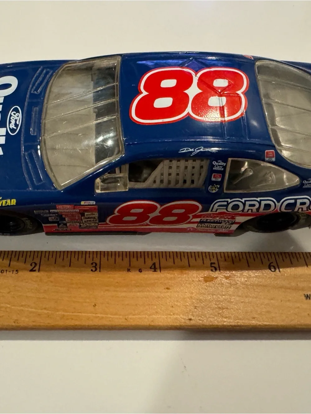 Dale Jarrett 88 Quality Care Ford Taurus 1:24 Action Racing Diecast 1999